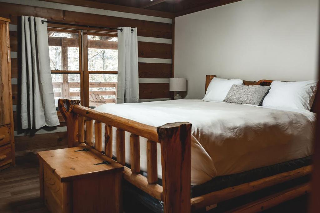 Wolf Creek Cabin At 36 North - Hot Tub Purlear Eksteriør billede